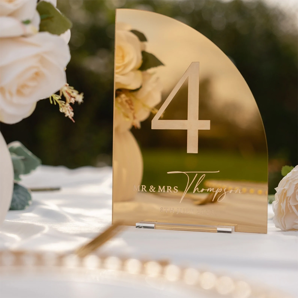 Table Number Gold - Placa de Bar Personalizada para Casamento